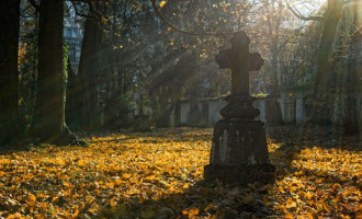 Správa hřbitovů zrekonstruovala své kanceláře. Lidé tu nově zaplatí i kartou