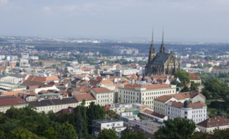 Méně hluku a prachu. Na Nových sadech vzniknou zelené tramvajové pásy