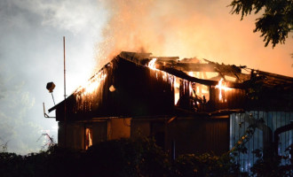 S požárem ubytovny bojovali brněnští hasiči čtyři hodiny. Škoda je patnáct milionů