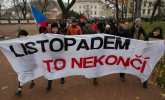 Sedmnáctý listopad vyburcoval stovky lidí v Brně k demonstracím, ale i zamyšlení
