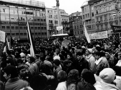 Češi si připomínají 25 let od svržení komunismu. V Brně však byl důležitější 20. listopad 1989